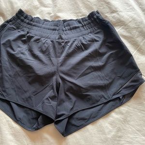 Lululemon mesh detail running short- 3 inch